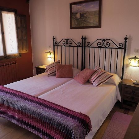 Hospedium Hostal Almanzor Navarredonda de Gredos Exteriör bild