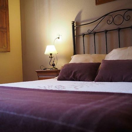 Hospedium Hostal Almanzor Navarredonda de Gredos Exteriör bild