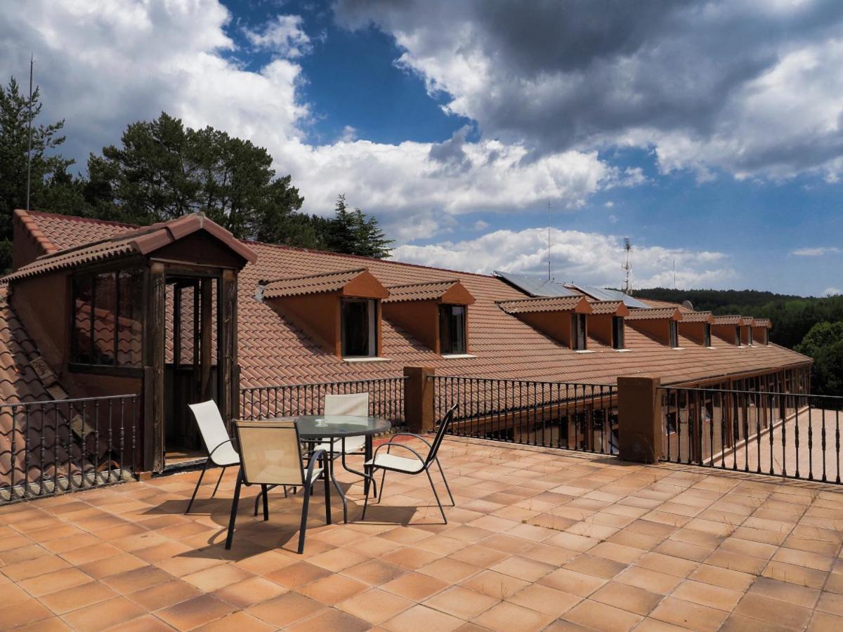 Hospedium Hostal Almanzor Navarredonda de Gredos Exteriör bild