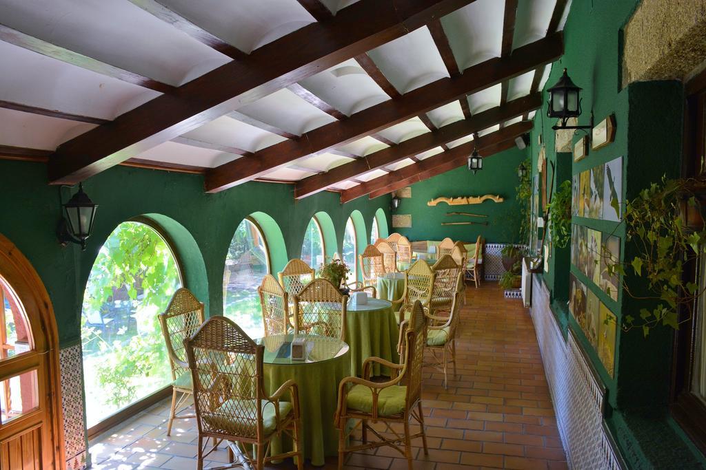 Hospedium Hostal Almanzor Navarredonda de Gredos Exteriör bild