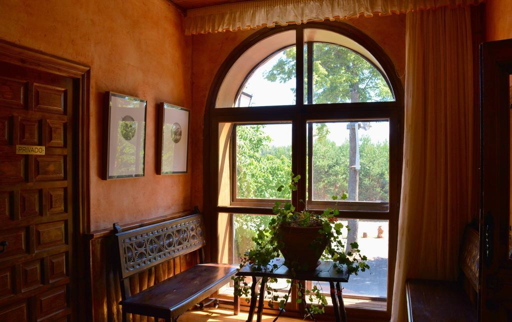 Hospedium Hostal Almanzor Navarredonda de Gredos Exteriör bild