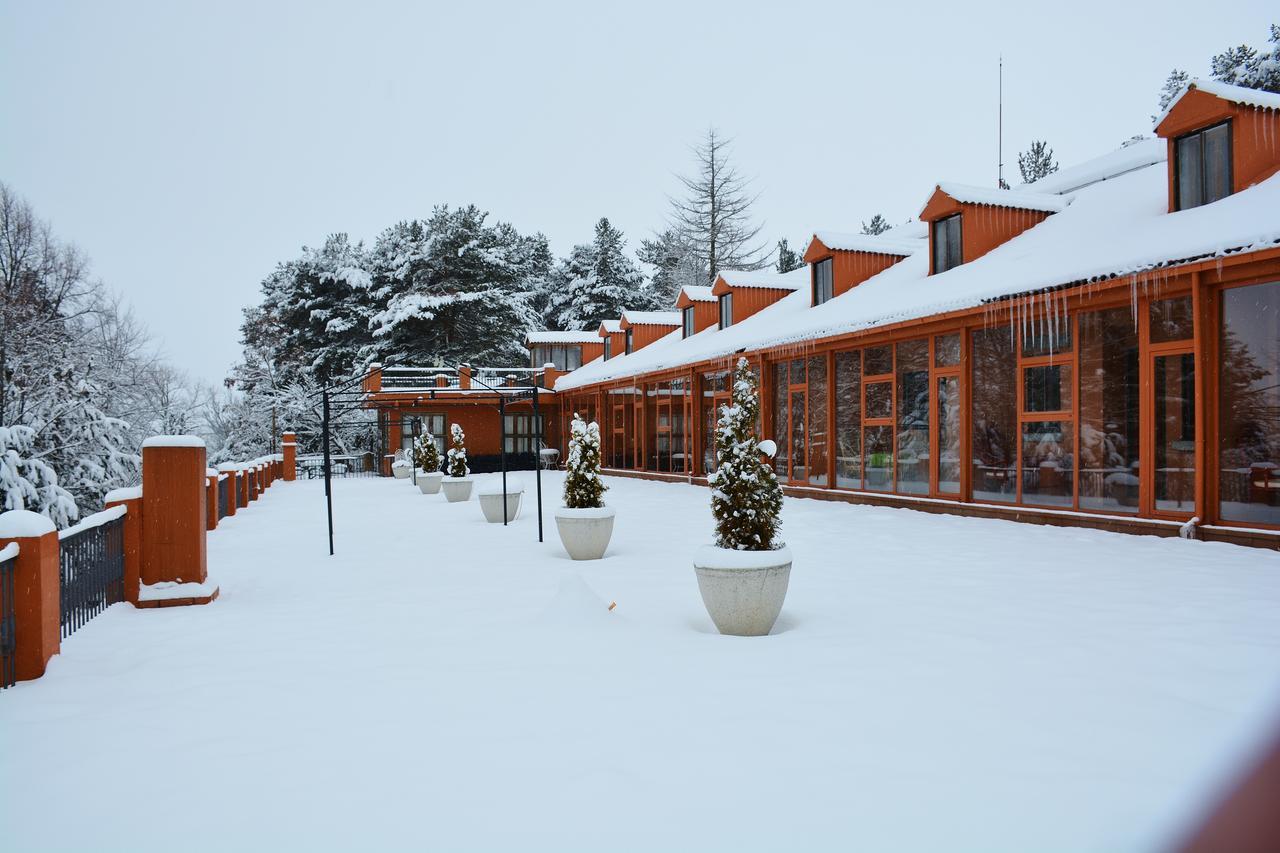 Hospedium Hostal Almanzor Navarredonda de Gredos Exteriör bild