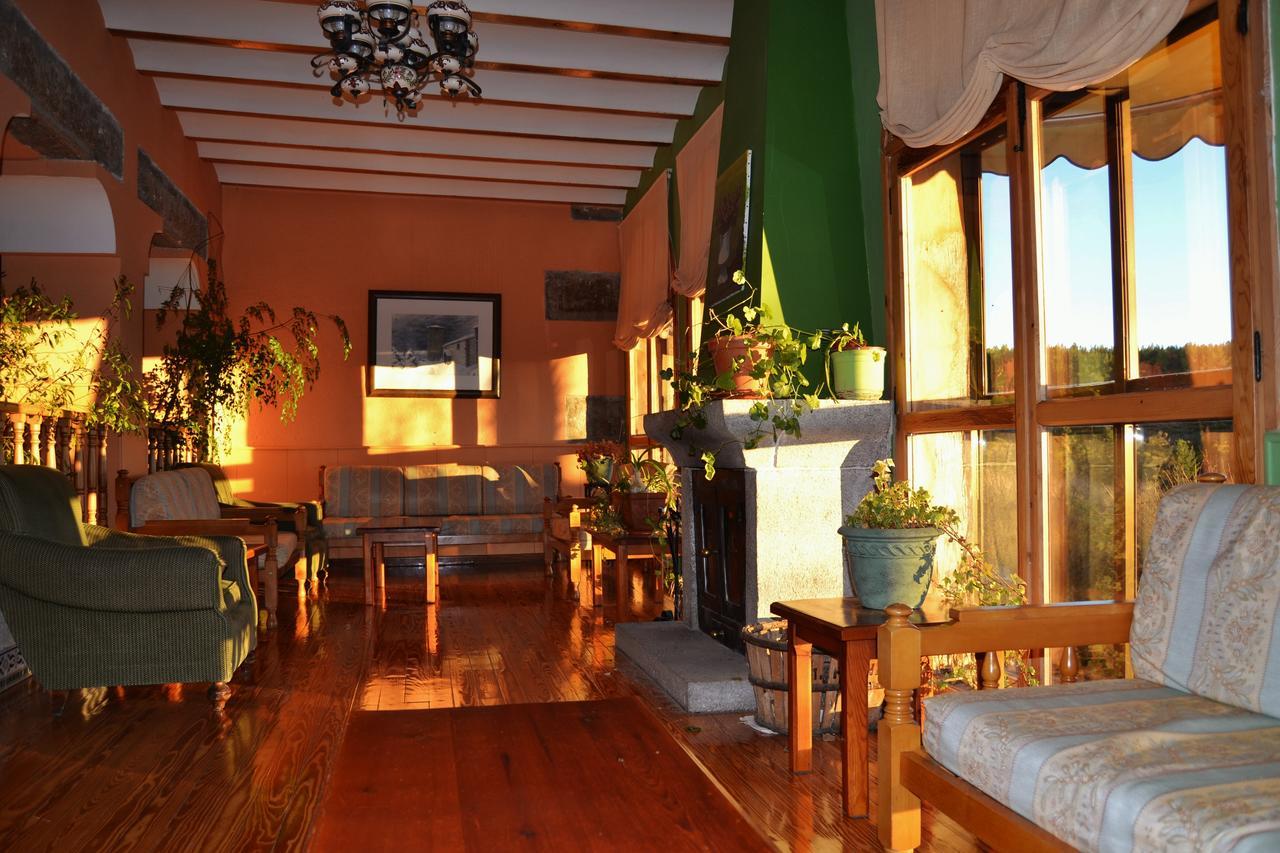 Hospedium Hostal Almanzor Navarredonda de Gredos Exteriör bild