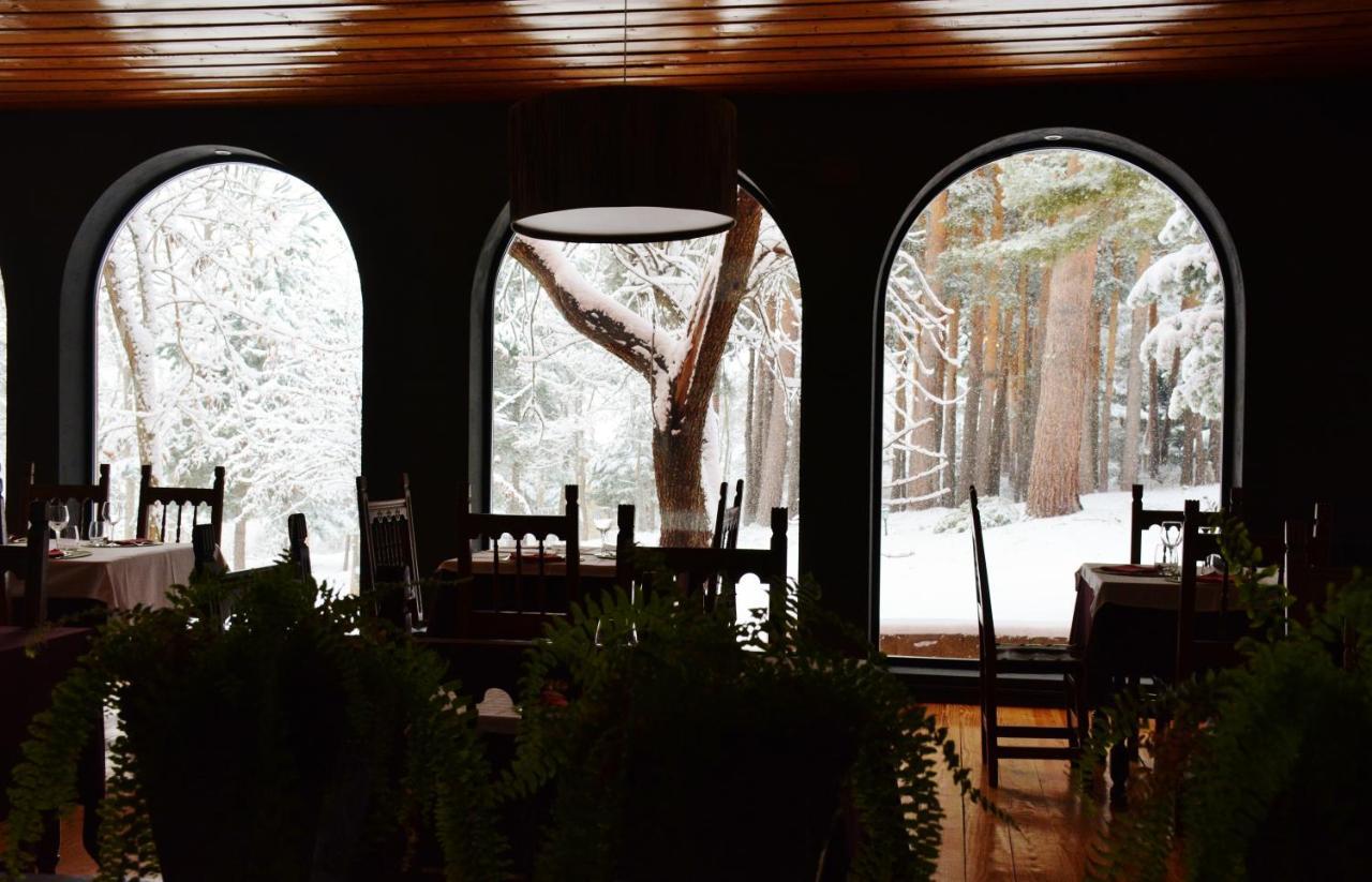 Hospedium Hostal Almanzor Navarredonda de Gredos Exteriör bild