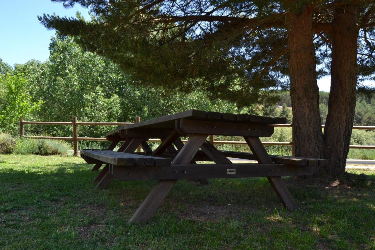 Hospedium Hostal Almanzor Navarredonda de Gredos Exteriör bild