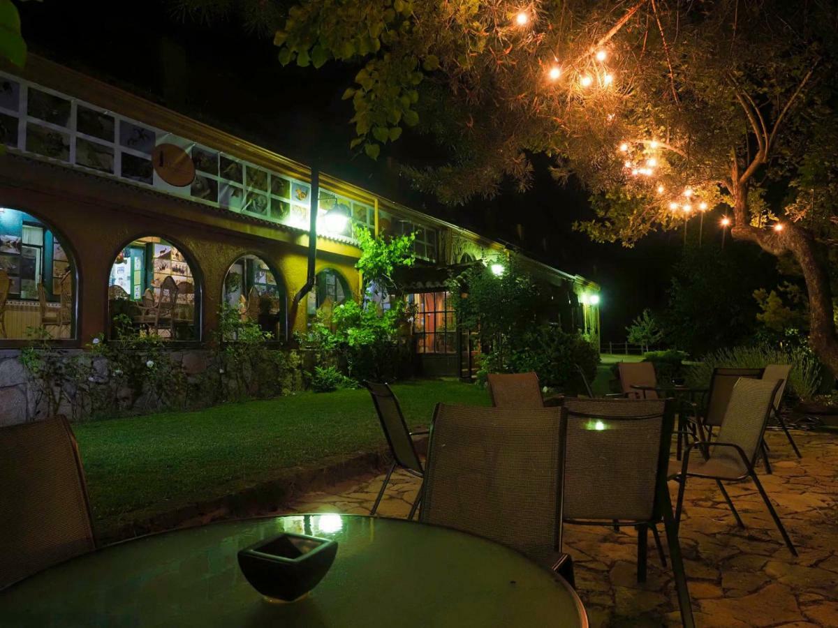 Hospedium Hostal Almanzor Navarredonda de Gredos Exteriör bild