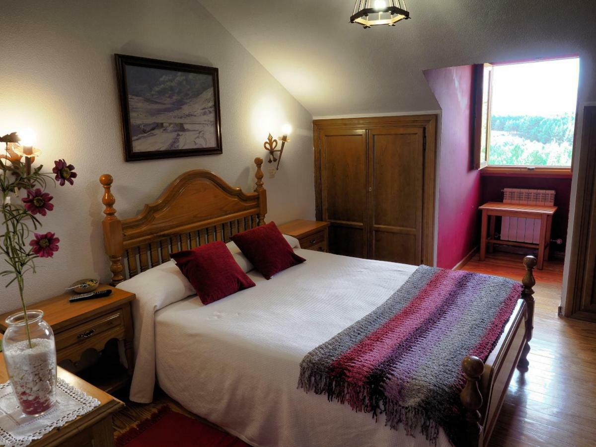 Hospedium Hostal Almanzor Navarredonda de Gredos Exteriör bild